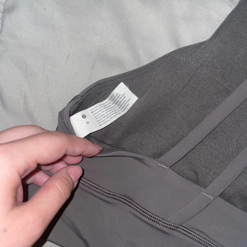 Lululemon size 10 Sports Bras - Picture 3 of 3